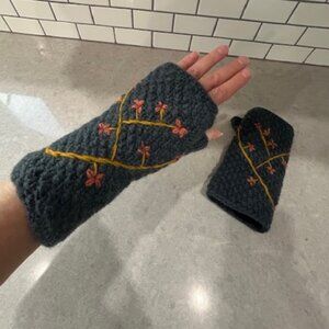Fingerless Mittens Flower Wool Hand Knit Texting Fleece Lined Nepal Rising Tide